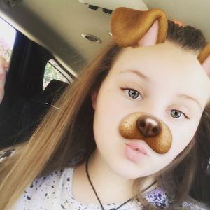 Meet your Posher, Chloe